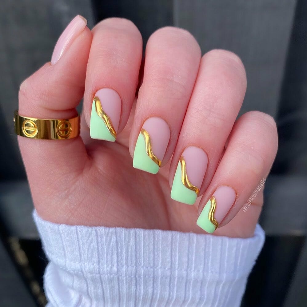 gold-line-nails