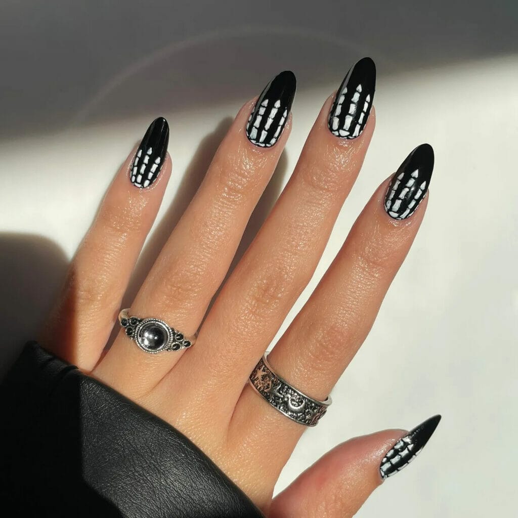 Tiny-little-Skeleton-Bones-Nail design