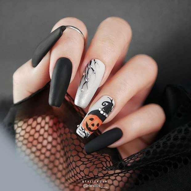 stylish-Halloween-Nails