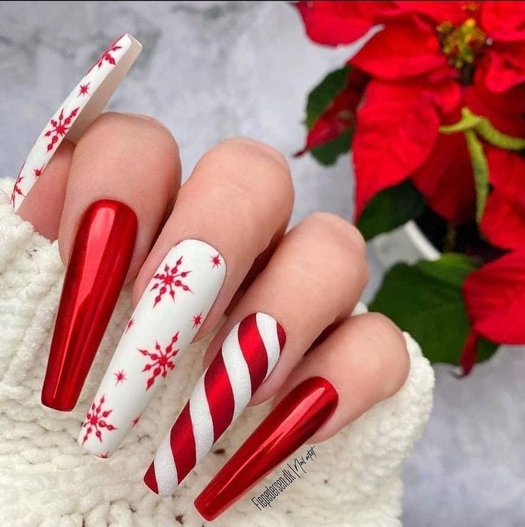 Snowflake red & white Christmas Nails