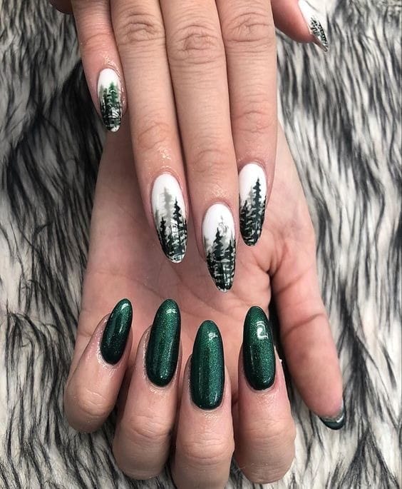 Forest Green & Gold winter nail
