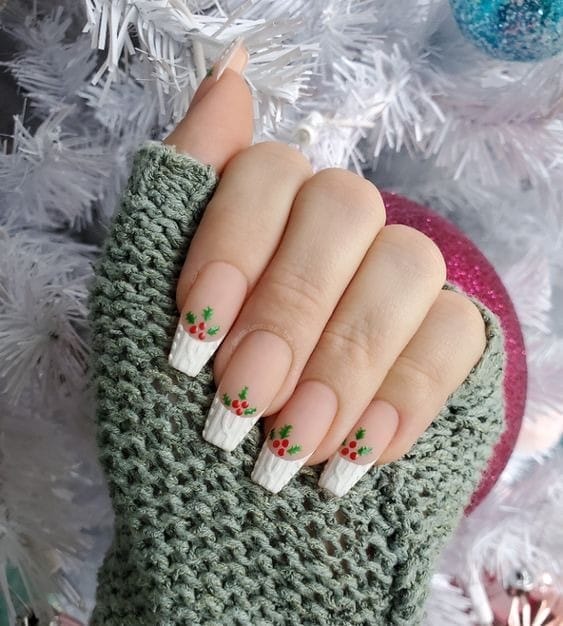 Holly Leaf winter Nail Tips