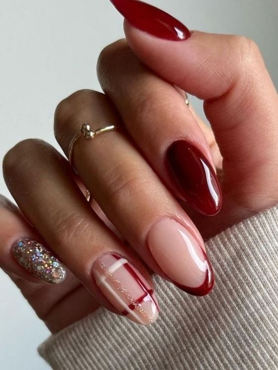 Gilded Geometric Lines burgundy nails