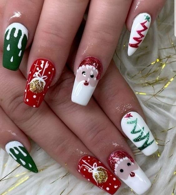 Elegant Red and Green Cute Christmas nails