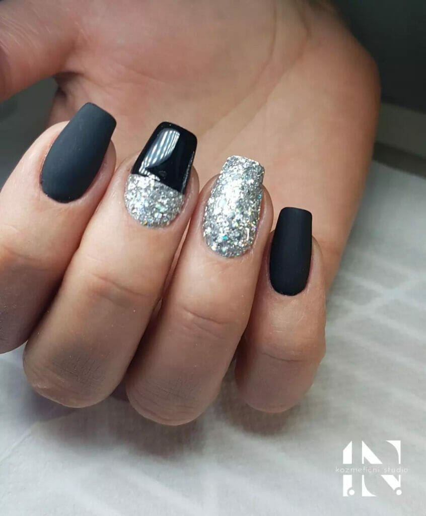 silver-glitter-confetti-nails