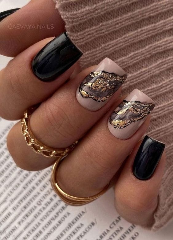 Nude black Marble Nails