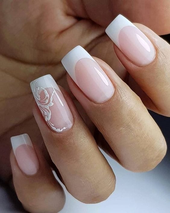 French Wedding guest Nails