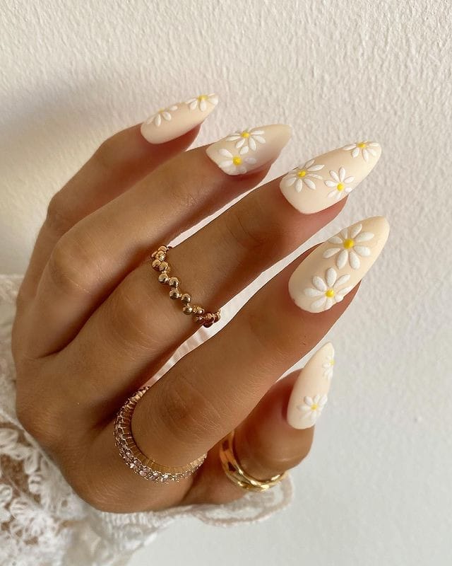 Spring Daisies Florals  nails