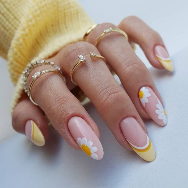 Blooming Daisies nails