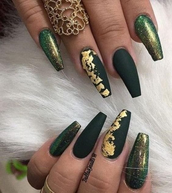 Classy Matte Emerald Green And Gold Nails